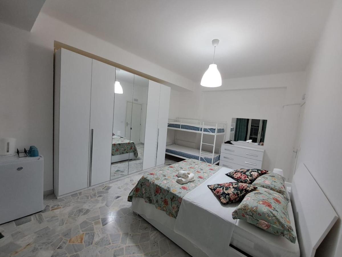 Vierbettzimmer mit Gemeinschaftsbad